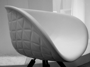 estrutura bege com pes madeira 2